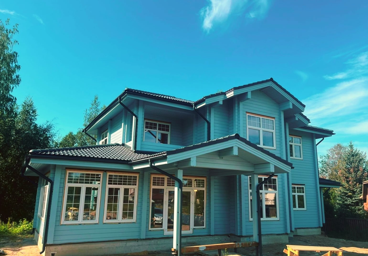 Коттедж из клееного бруса по индивидуальному проекту в Ленинградской области